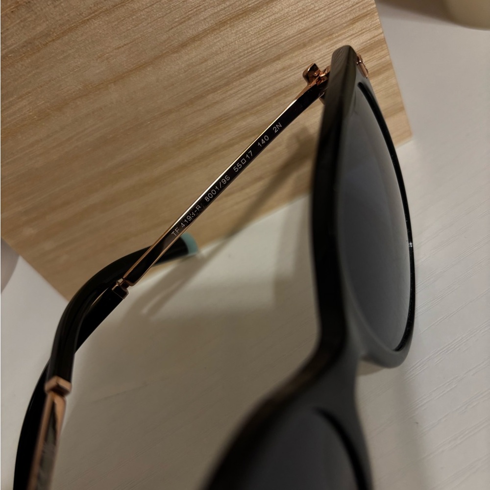 Tiffany & Co. sunglasses - Picture 5 of 7